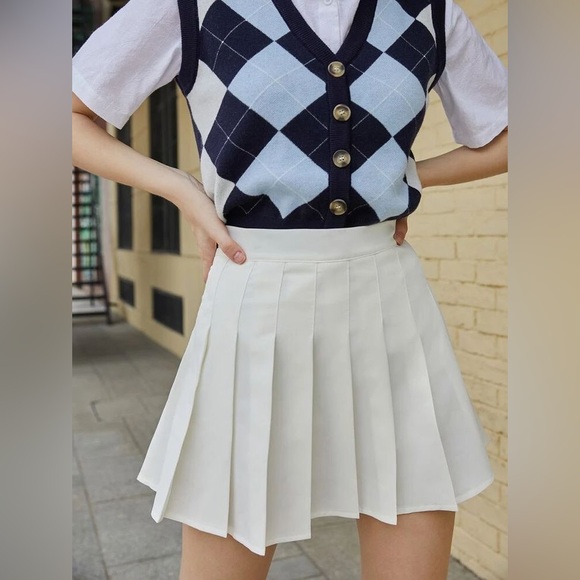 Mini Pleated Skirt Bundle - Size S - Picture 8 of 8